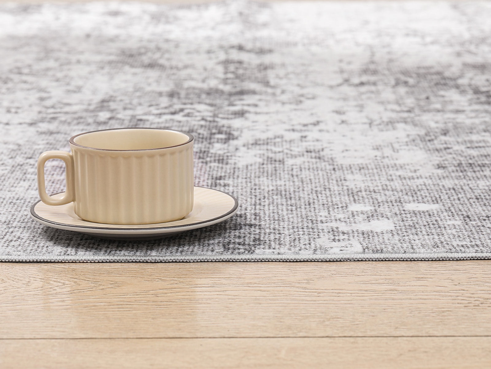 Berthmeer 6' x 9'Gray Abstract Area Rugs, Abstract Gray